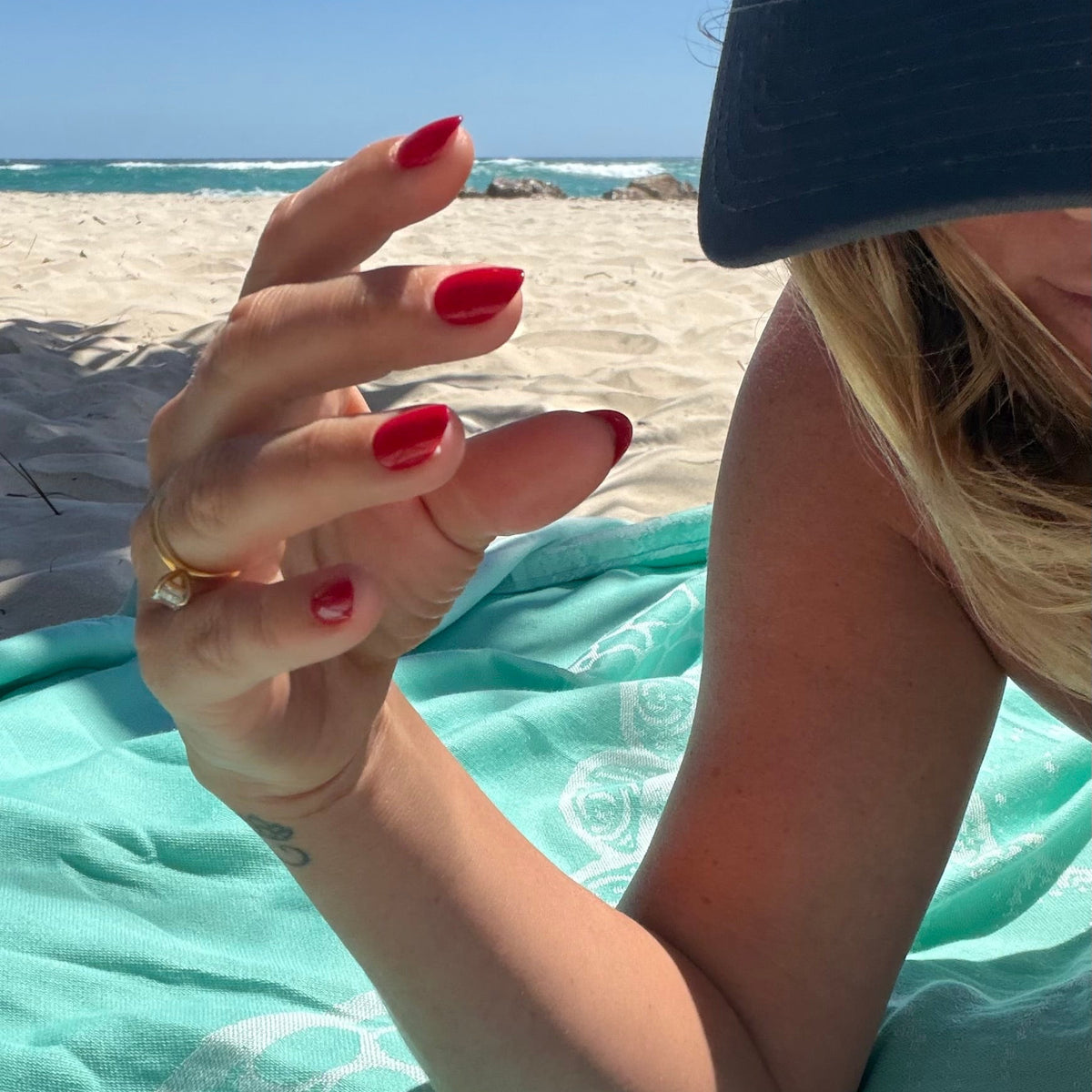 Chilli | press-on nails | oval