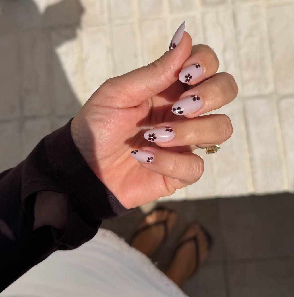 Cocoa | press-on nails | short almond