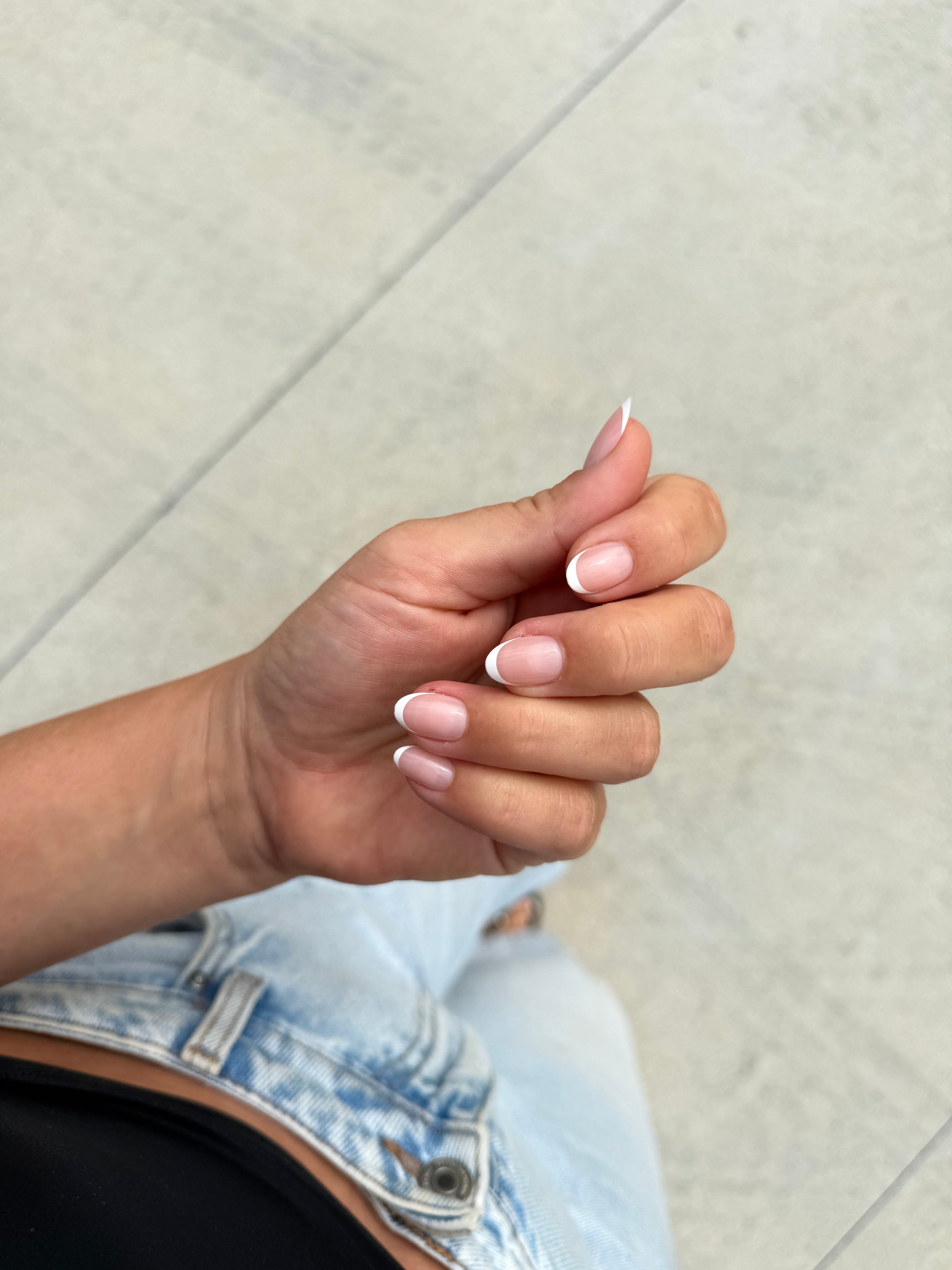 Main character | press-on nails | oval