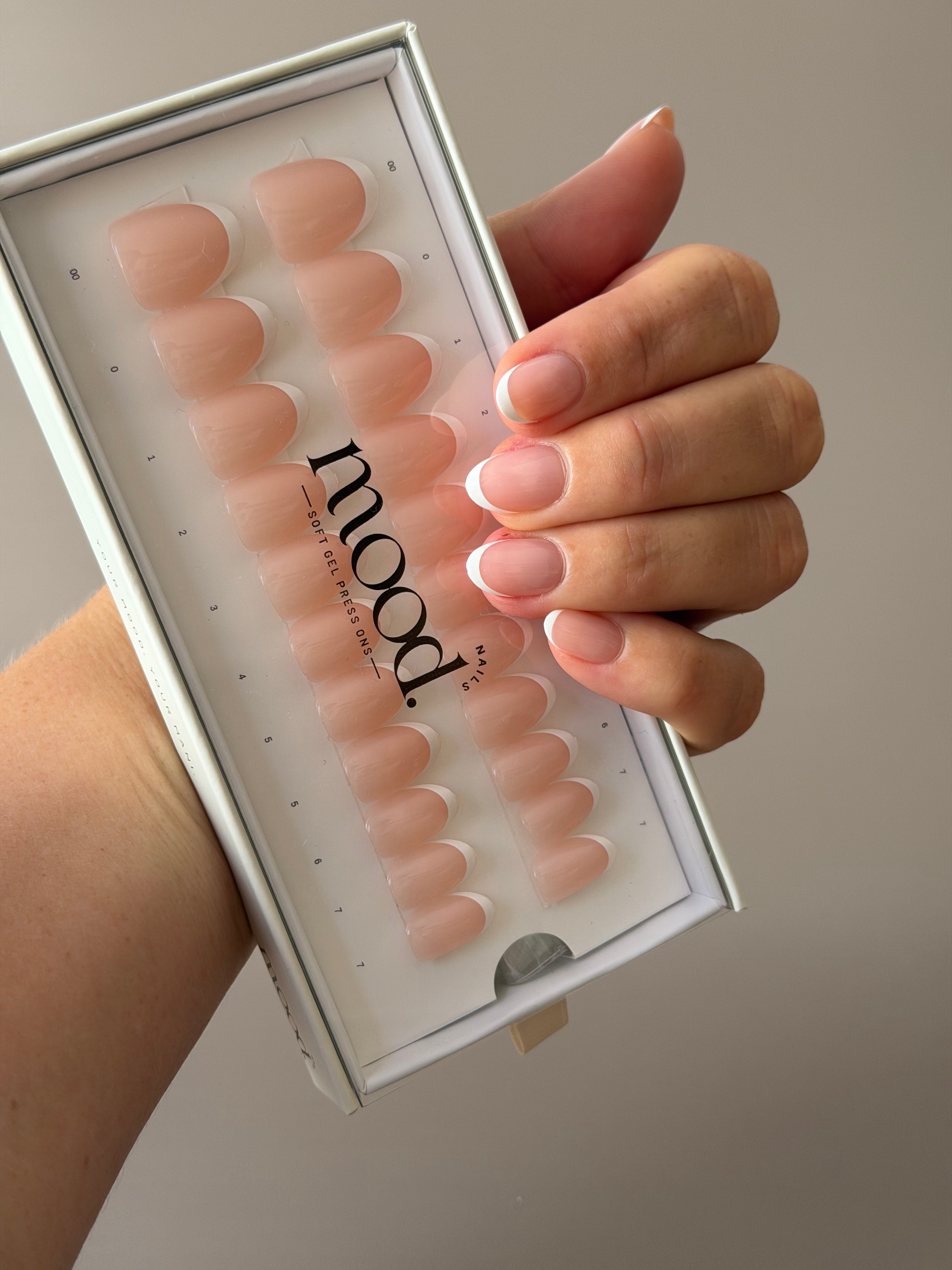 Main character | press-on nails | oval