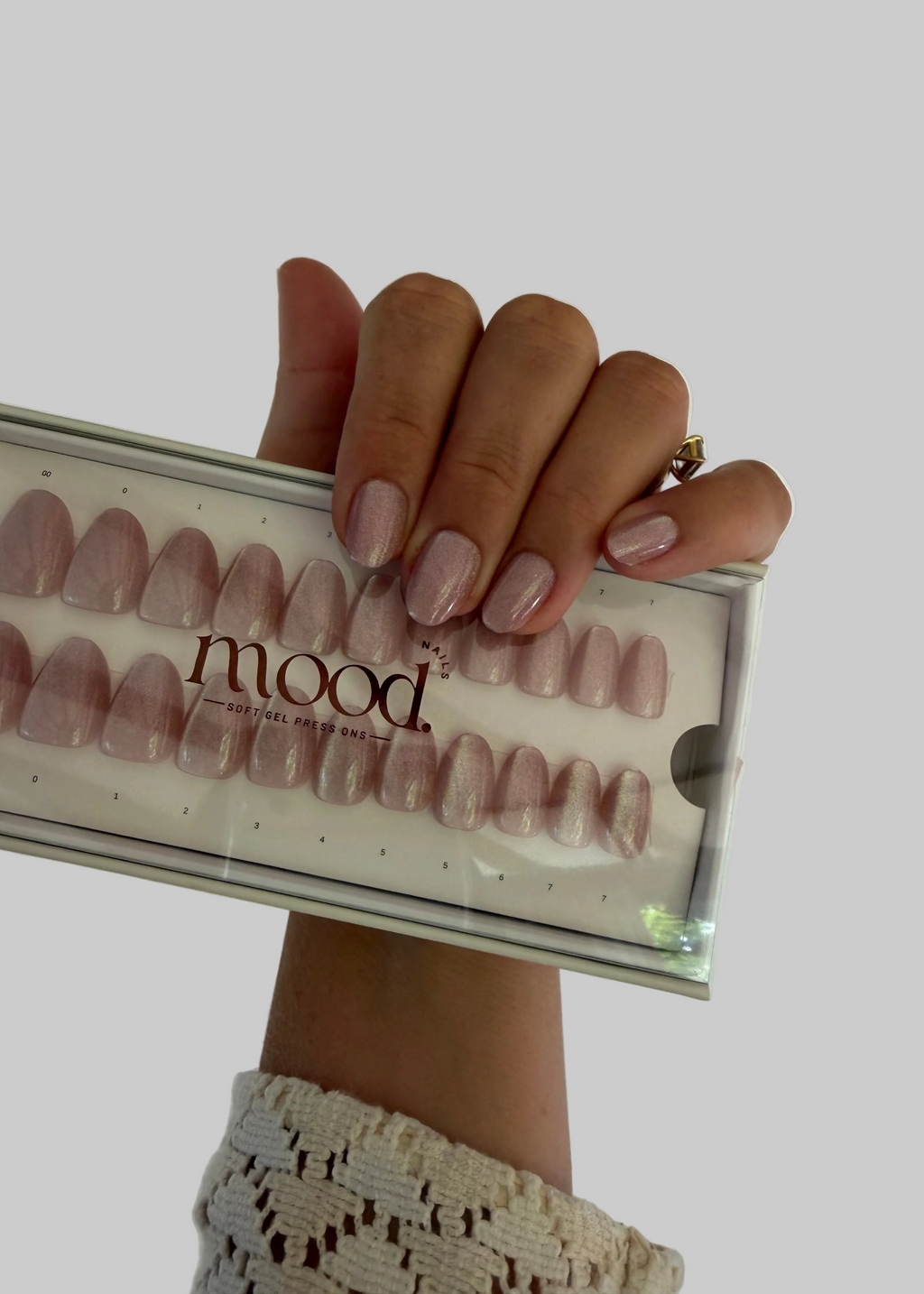 Velvet | press-on nails | oval