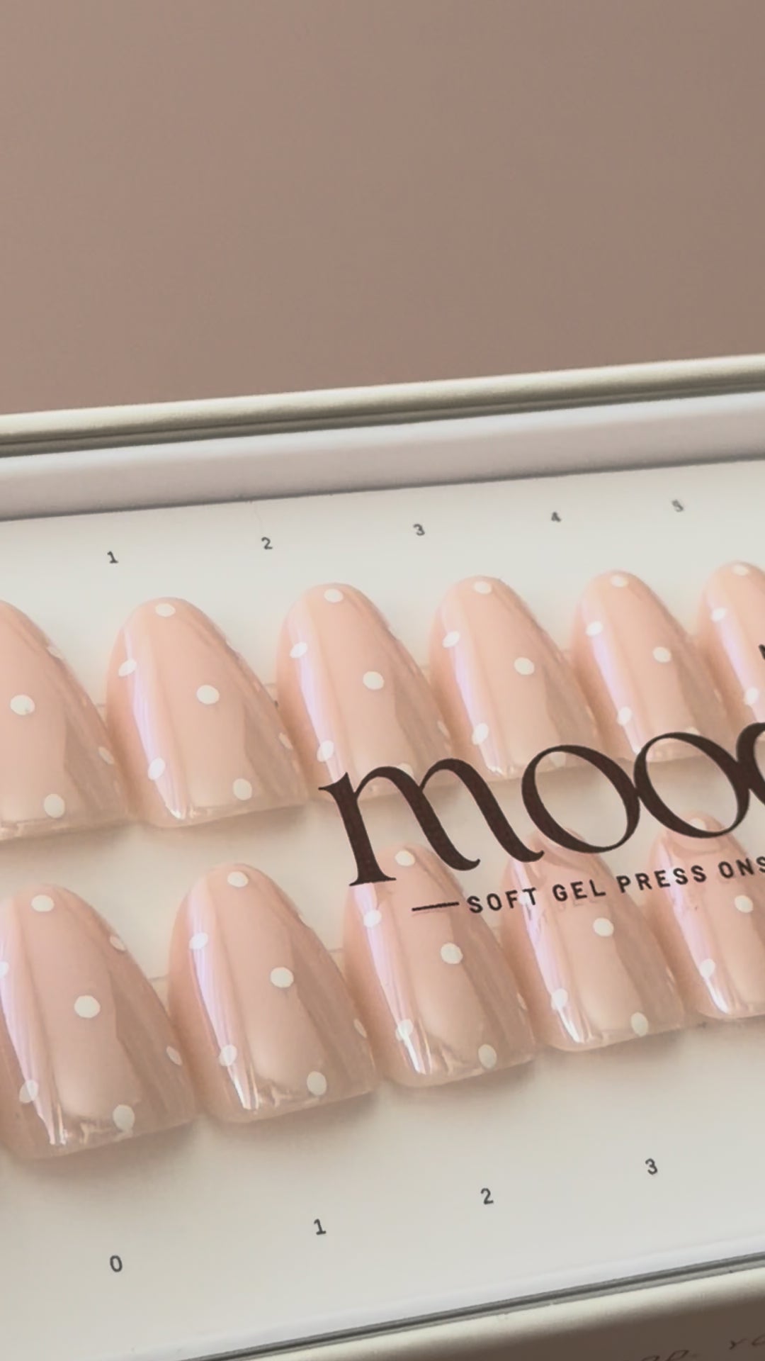 Polka Chrome | press-on nails | oval
