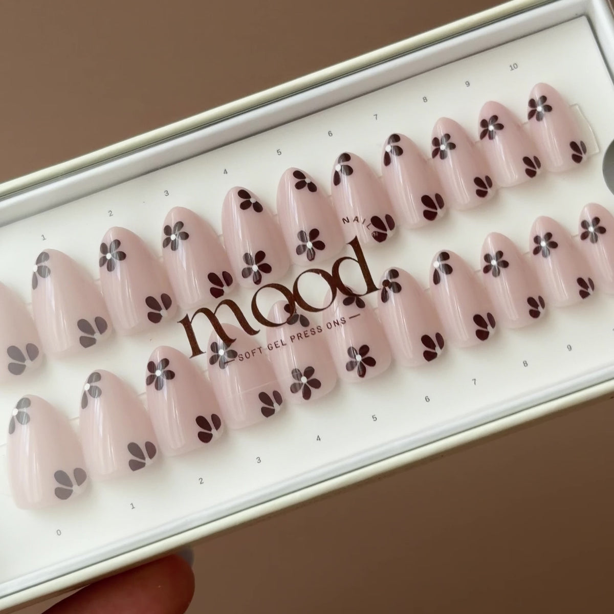 Cocoa | press-on nails | short almond